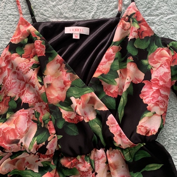 Luxxel Romper - Picture 4 of 12